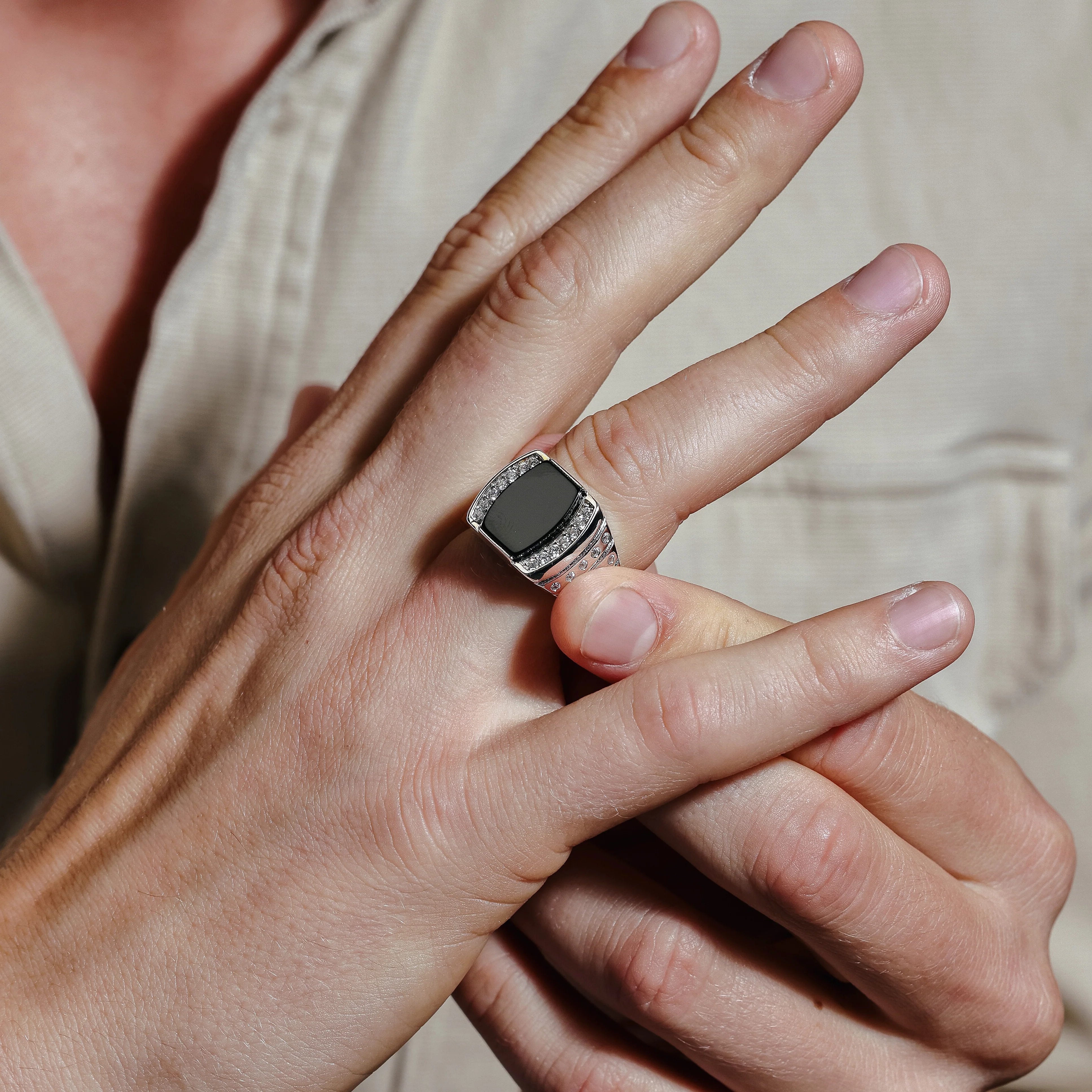 Rhodium Plated 925 Sterling Silver Men's Flat Oval Onyx Ring with CZ - GMR00255RH - Image 3