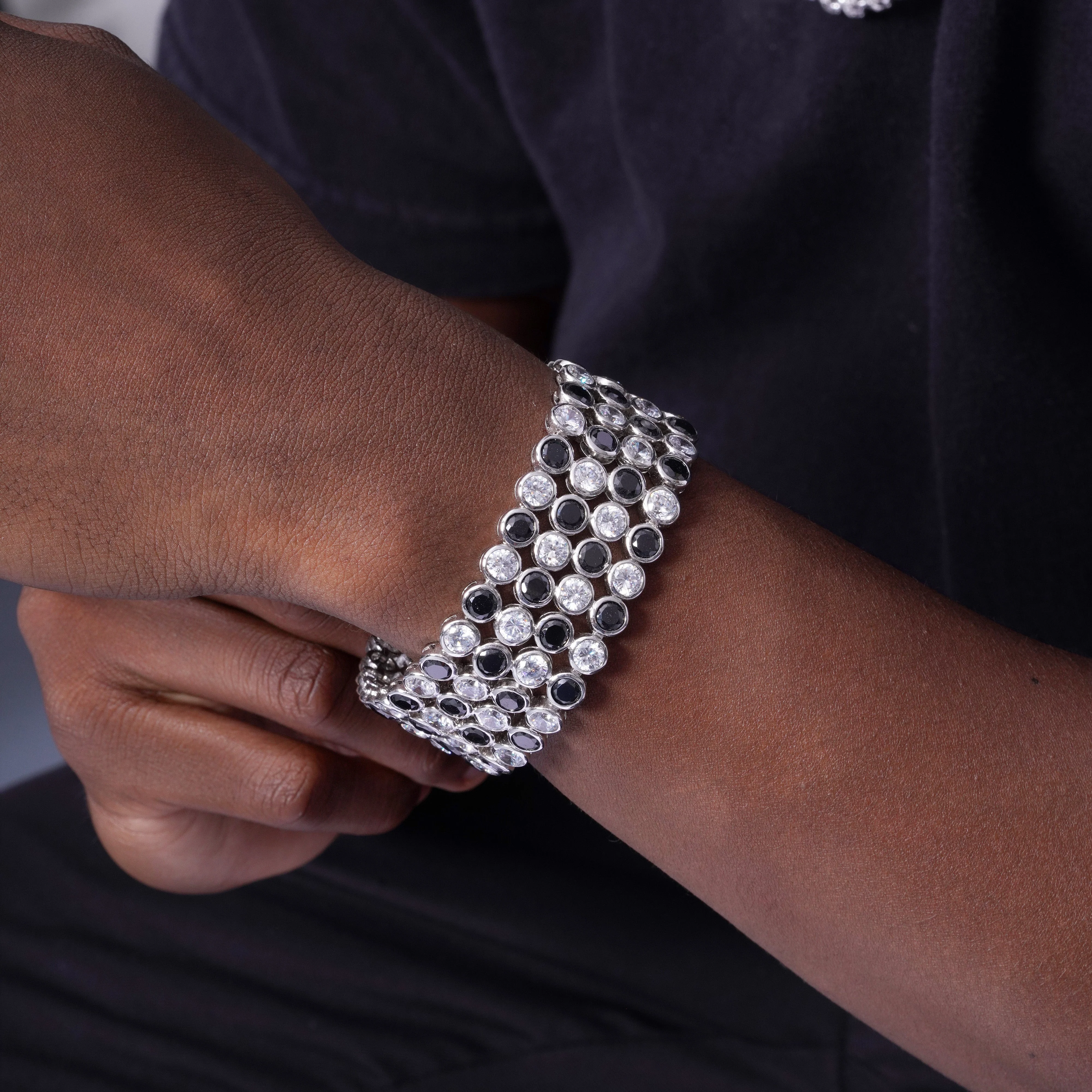 Rhodium Plated 925 Sterling Silver 5 Row Round Blk & Clear Bubble Bracelet - STBM00043 - Image 2