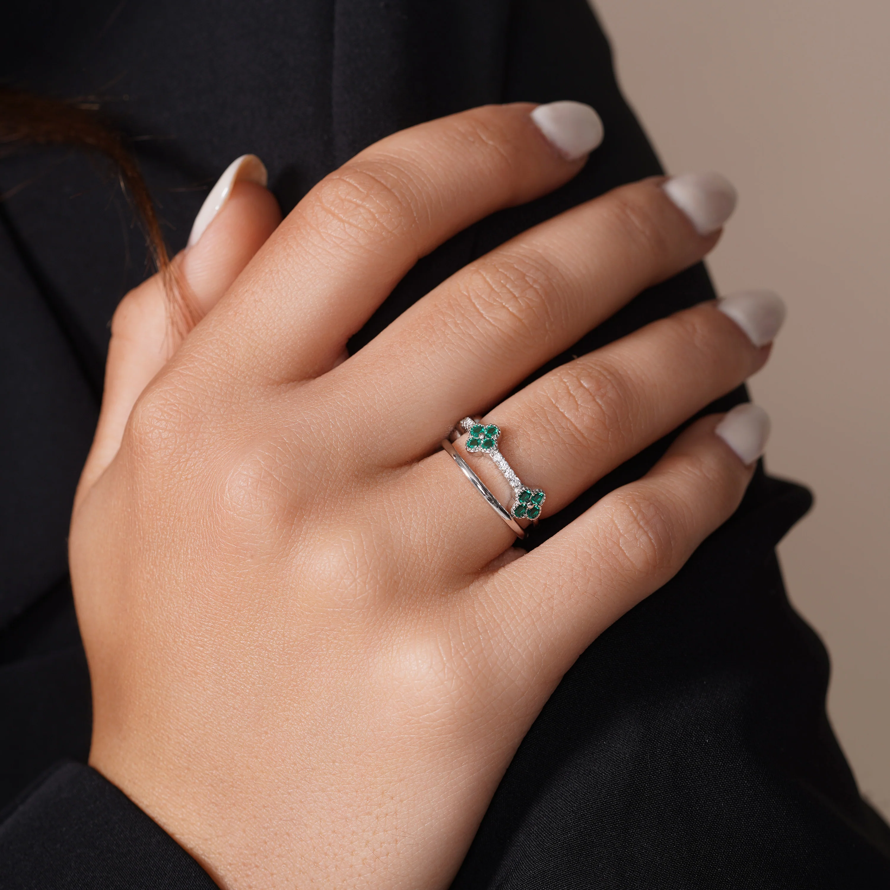 Rhodium Plated 925 Sterling Silver Triple Clover Plain Rounded Band Clear and Green CZ Ring Set - JTR00004 - Image 2