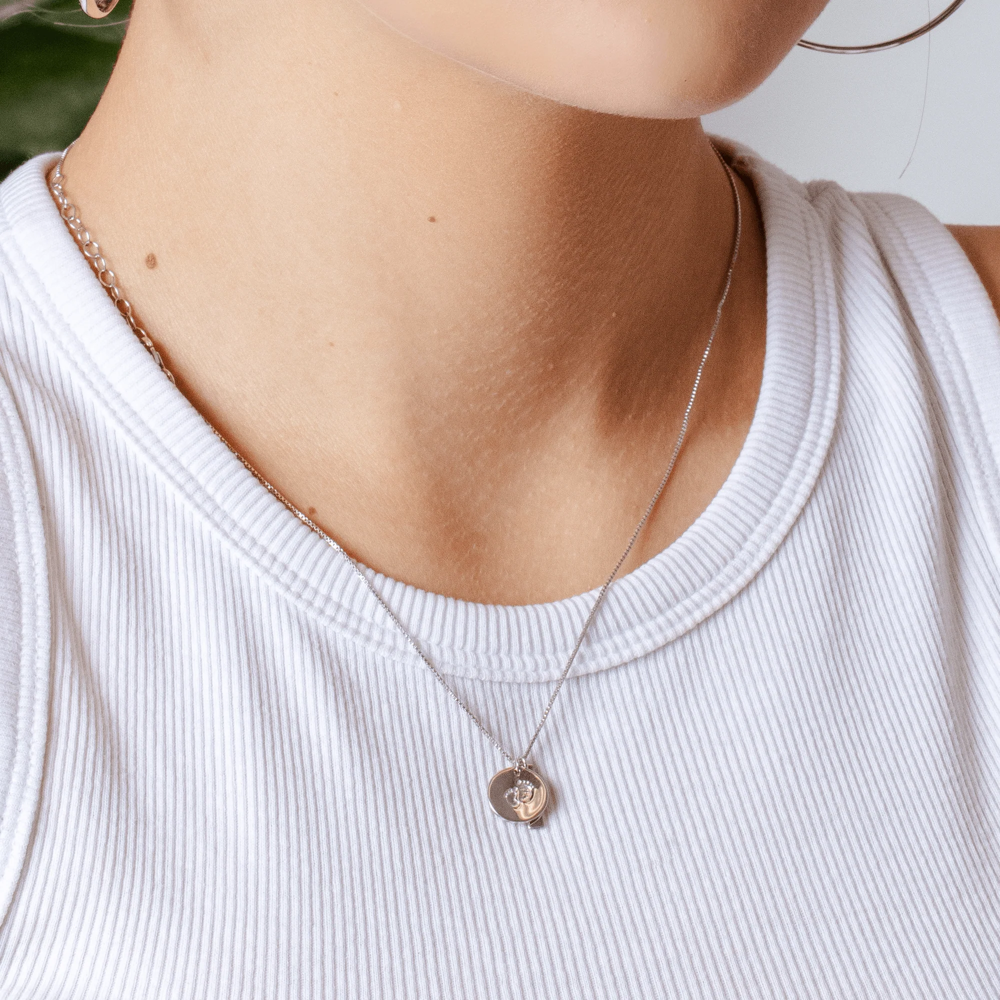 Rhodium Plated 925 Sterling Silver Disc Foot Print Box Chain Necklace - DIN00107RH - Image 2