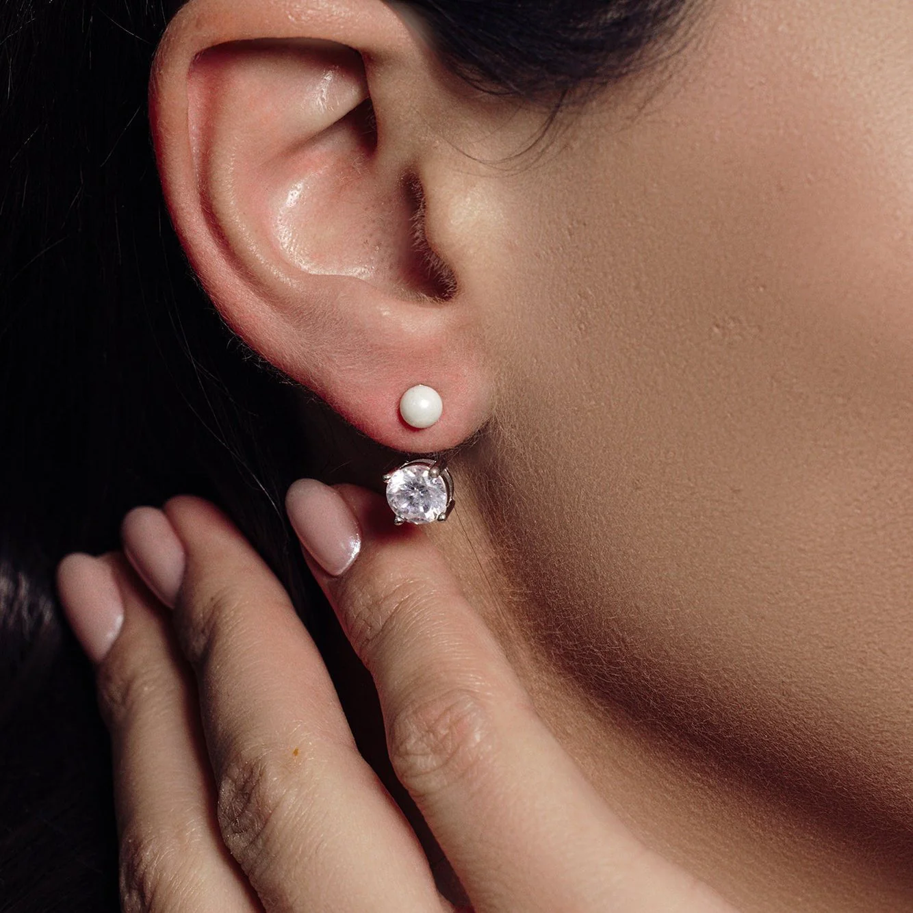 Silver 925 Rhodium Plated Pearl Front and Back Earrings - STE00990 - Image 2